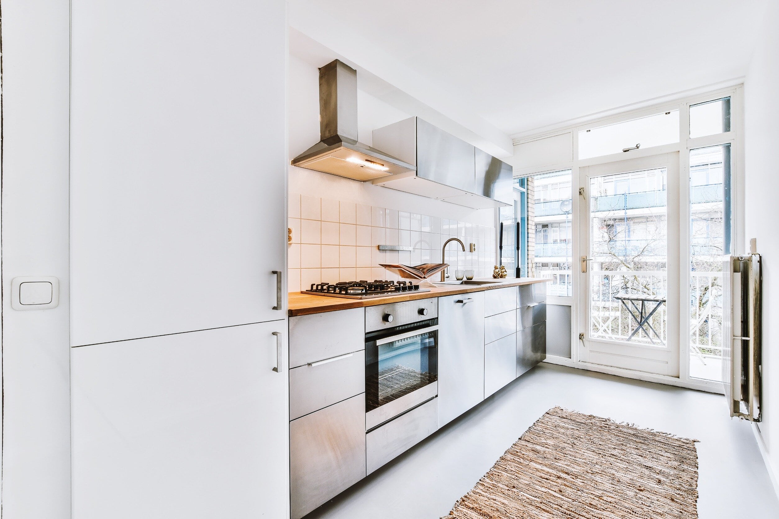 Comment aménager efficacement une cuisine en longueur ? - Architecture